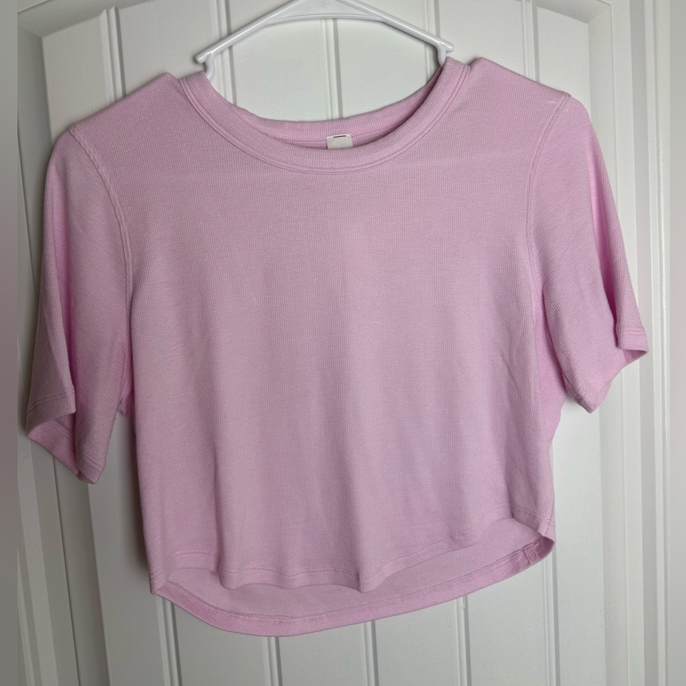 Lululemon Hold Tight Cropped T Shirt - Size 10 - Pink - EUC
